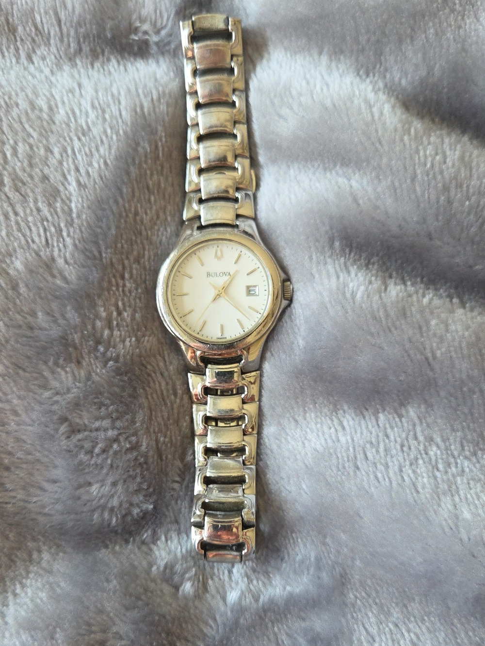 Bulova Women’s Silver-Tone Link Bracelet Watch - Silver Dial.